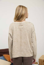 Load image into Gallery viewer, WASHED EXPOSED SEAM LONG SLEEVE KNIT TOP: TAN