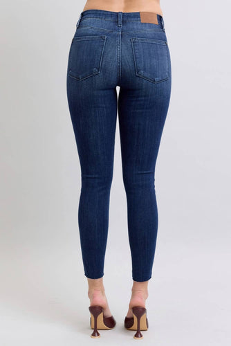 Judy Blue Skinny w raw hem