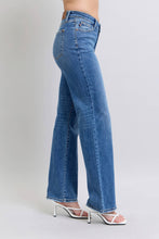 Load image into Gallery viewer, High Waisted V-Front WB Vintage Wash Straight Fit