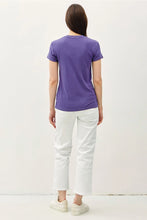 Load image into Gallery viewer, Classic Slim fit V-Neck