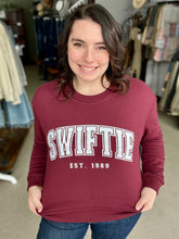 Load image into Gallery viewer, SWIFTIE Cropped Sweatshirt