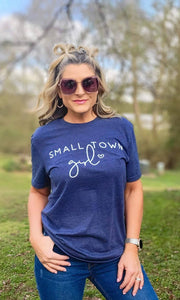 SMALL TOWN GIRL GRAPHIC TEE