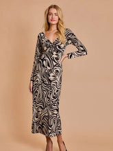 Load image into Gallery viewer, Front Twist Detail Long Sleeve Dress