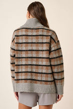 Load image into Gallery viewer, TURTLE NECK PLAID SWEATER