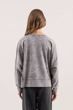 Load image into Gallery viewer, WASHED EXTENDED SHOULDER KNIT TOP: CHARCOAL
