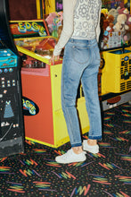 Load image into Gallery viewer, Judy Blue Magic Release Hem