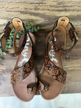 Load image into Gallery viewer, Steffy Tooled Sandals